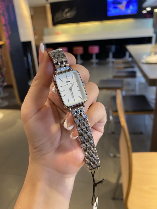 ブランド時計側面デザイン